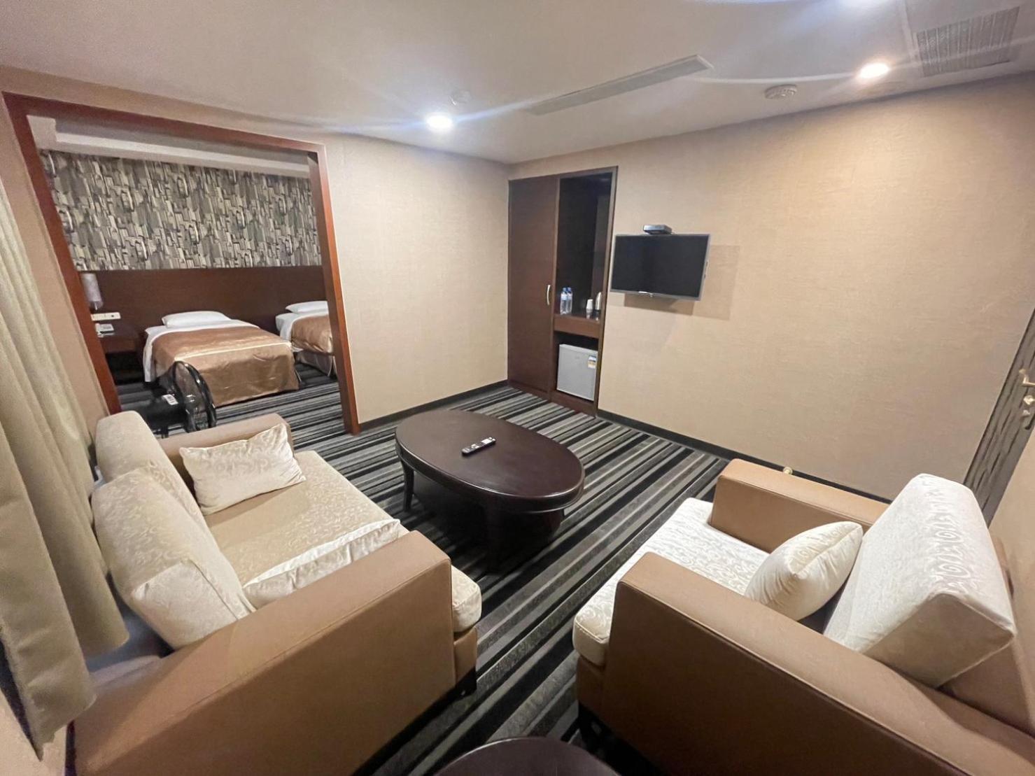 Metropolis Hotel Таоюань Экстерьер фото