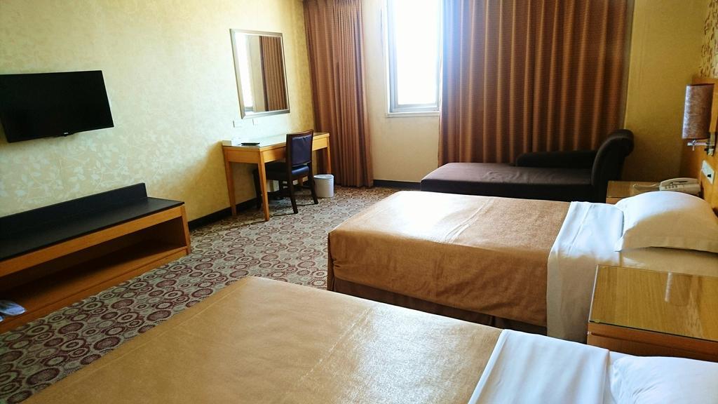Metropolis Hotel Таоюань Экстерьер фото