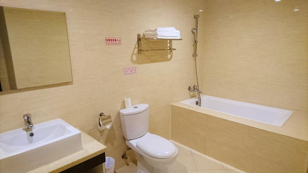 Metropolis Hotel Таоюань Экстерьер фото