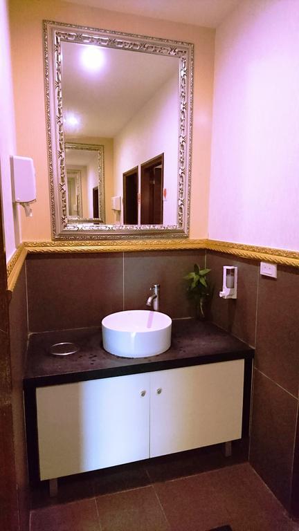 Metropolis Hotel Таоюань Экстерьер фото
